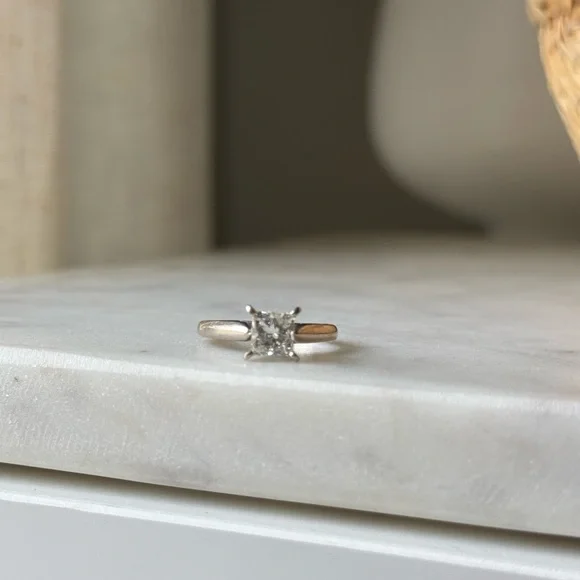 14K White Gold Diamond Wedding Ring - Engagement Ring - Picture 10 of 12